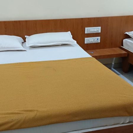 Hotel Tulsi Somnāth Esterno foto